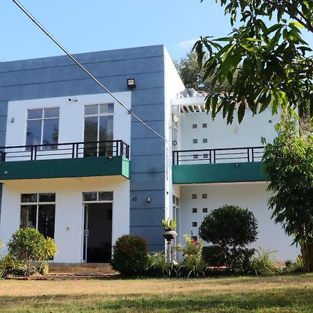 Peacock Resort Anuradhapura Eksteriør billede